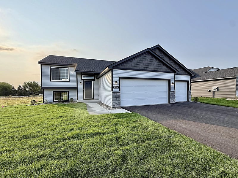 37514 Greenway Ave, North Branch, MN 55056