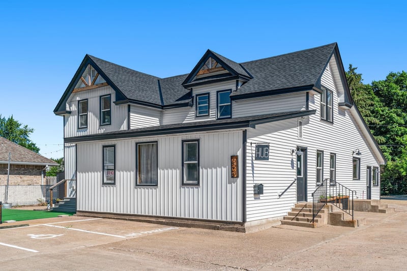 623 E Main St, Anoka, MN 55303