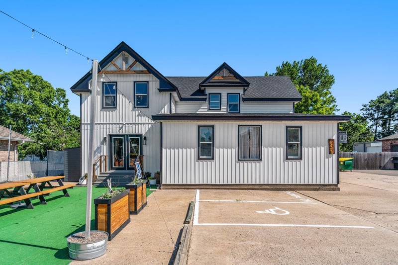 623 E Main St, Anoka, MN 55303