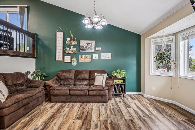 1283 Stone Ridge Rd, Sauk Rapids, MN 56379