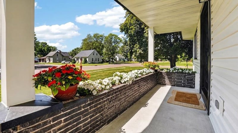 285 W 1st St, Rush City, MN 55069