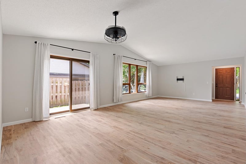 506 1st St E, Gaylord, MN 55334