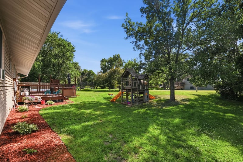 7126 196th Ave NE, New London, MN 56273