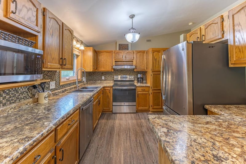 W764 Valley Dr #A, Fountain City, WI 54629