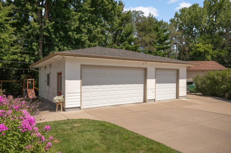 3407 Payne Ave, Vadnais Heights, MN 55127
