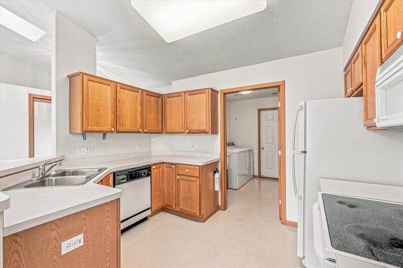 7588 Ojibway Park Bay, Woodbury, MN 55125