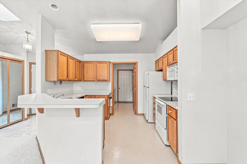 7588 Ojibway Park Bay, Woodbury, MN 55125