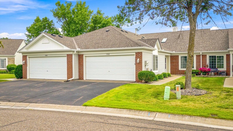 7588 Ojibway Park Bay, Woodbury, MN 55125