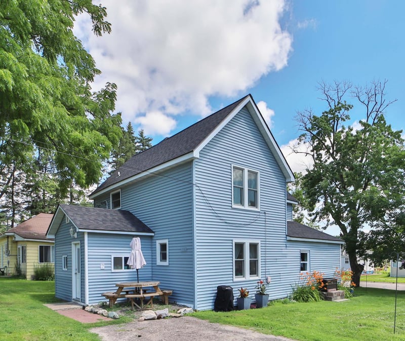 403 8th St NE, Staples, MN 56479