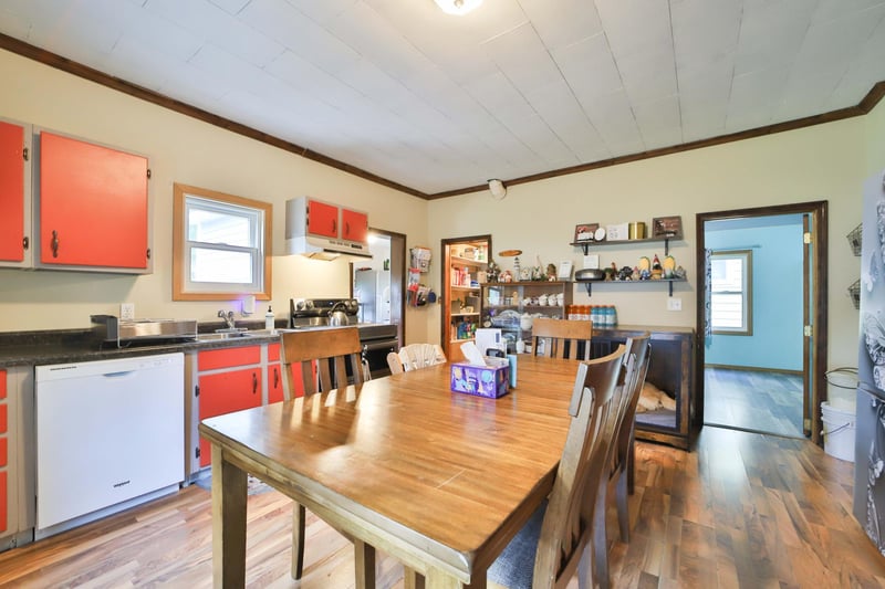 403 8th St NE, Staples, MN 56479
