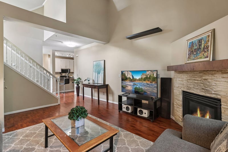 8367 Kimball Dr, Eden Prairie, MN 55347