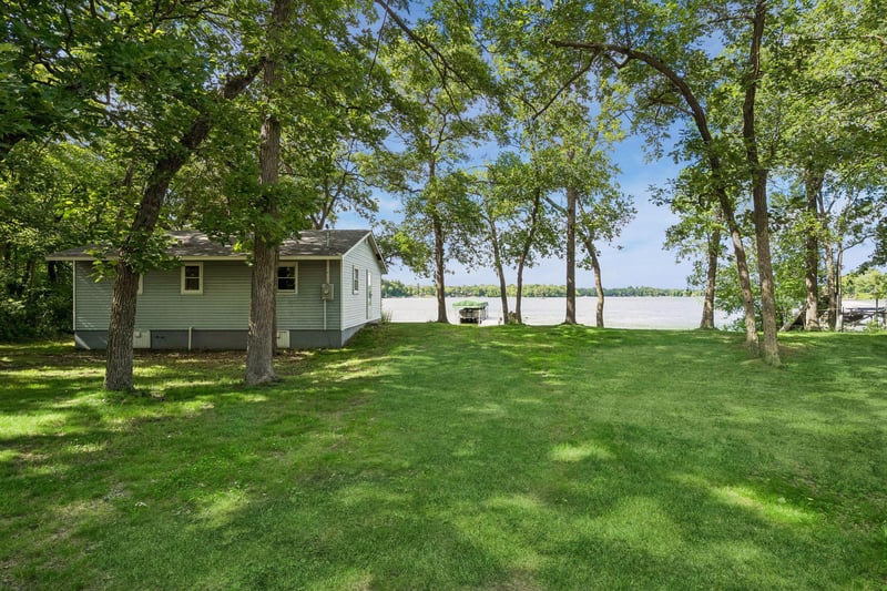 11388 49th St, Clear Lake, MN 55319