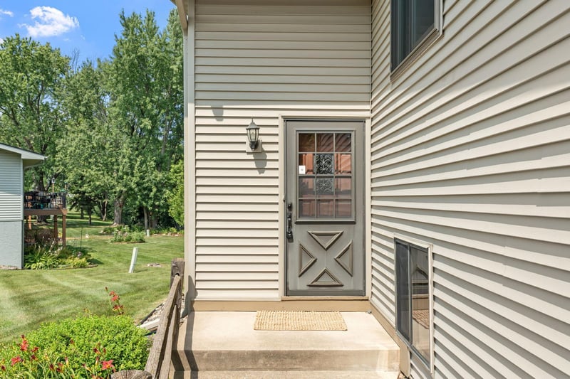 903 Shirlee Ln, Shoreview, MN 55126