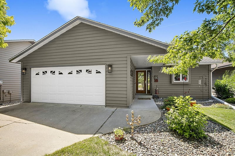 118 River Oaks Dr, Cold Spring, MN 56320