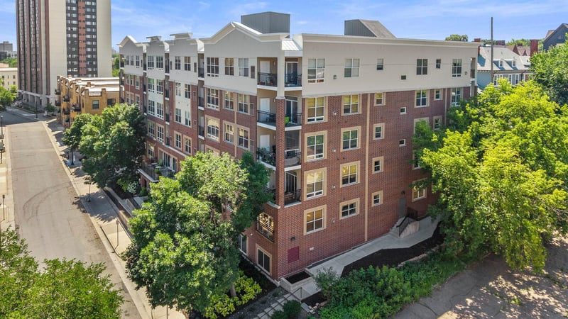 301 Oak Grove St #308, Minneapolis, MN 55403