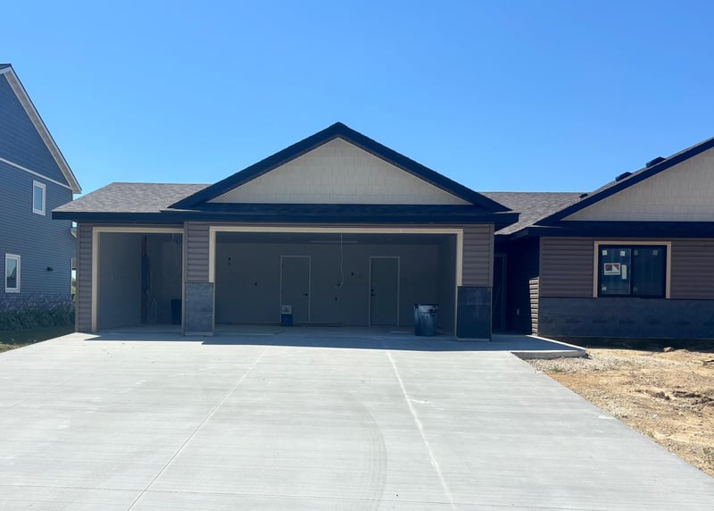 305 11th St N, Goodhue, MN 55027