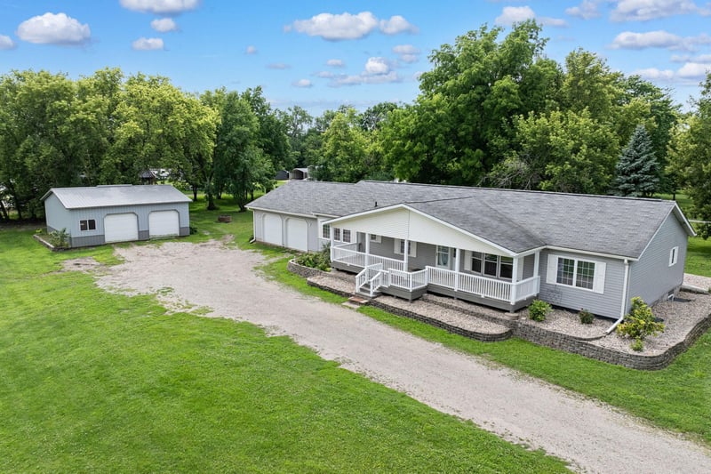 403 W Margaret St, Fairmont, MN 56031