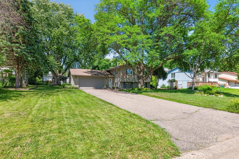 12630 25th Ave N, Plymouth, MN 55441