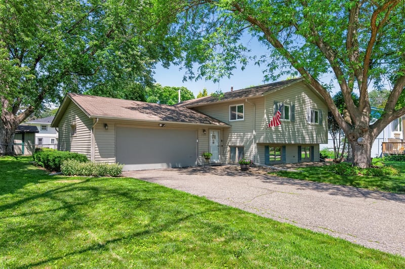 12630 25th Ave N, Plymouth, MN 55441