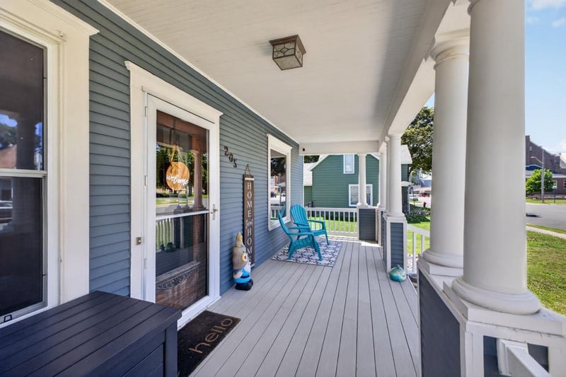 205 1st St SE, Hayfield, MN 55940