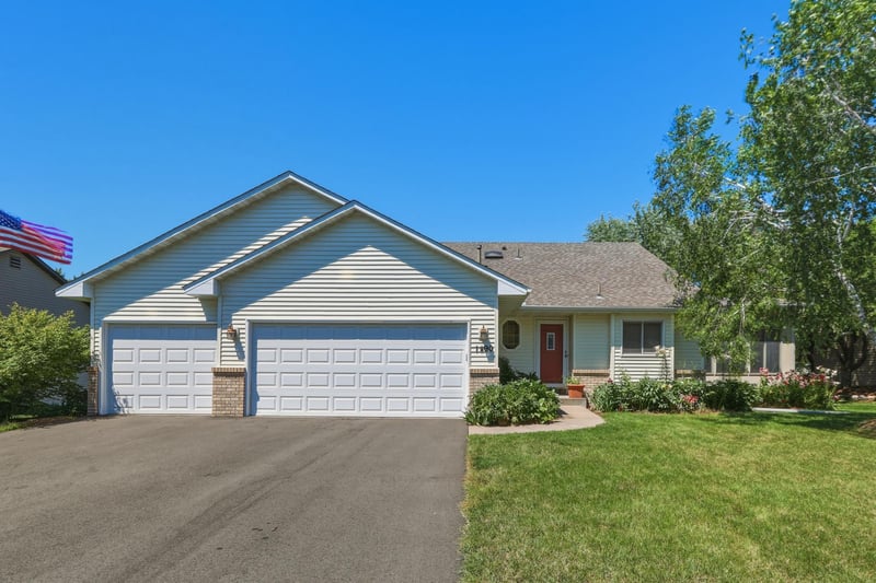 1490 Mallard Pl, Waconia, MN 55387