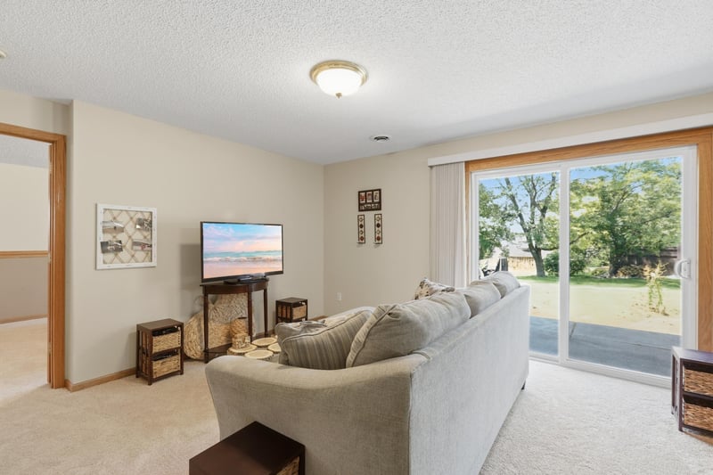 1490 Mallard Pl, Waconia, MN 55387