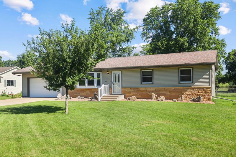403 Jane St E, Morristown, MN 55052