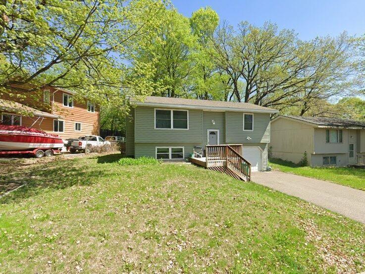 3090 Alexander Ln, Mound, MN 55364