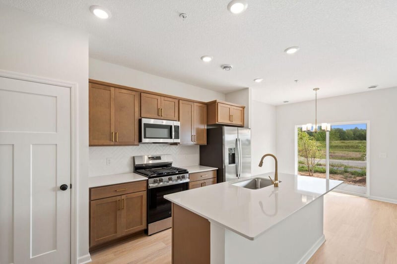 680 Tulare Ter, Newport, MN 55055