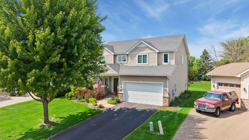 10828 Ashley Ln, Woodbury, MN 55129