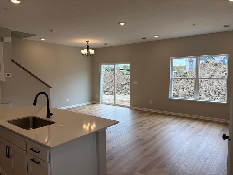 23162 Creekview Ct, Rogers, MN 55374
