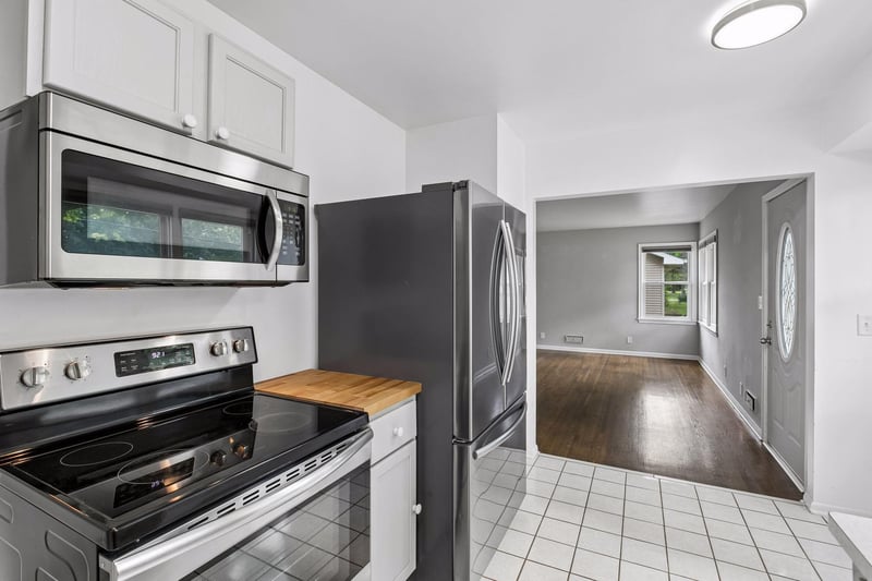 9455 Revere Ln N, Maple Grove, MN 55369