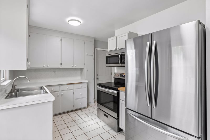 9455 Revere Ln N, Maple Grove, MN 55369