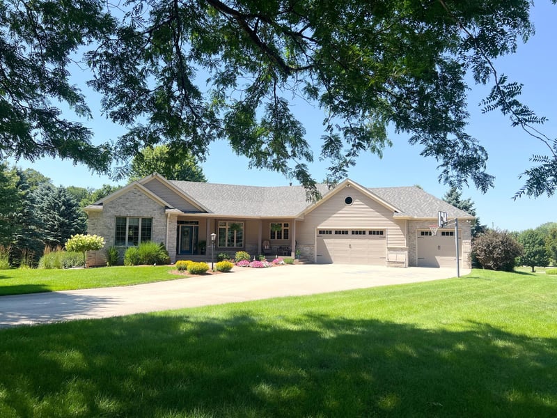 7005 Halifax Ln NW, Rochester, MN 55901