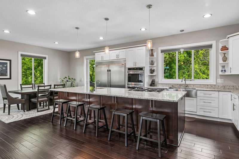 2900 Skyline Dr, Eagan, MN 55121