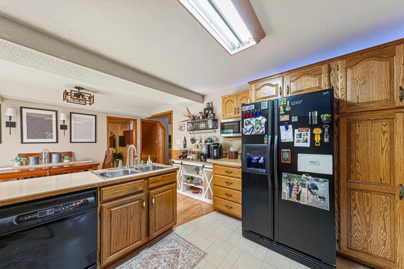 240 Rice St N, Kasota, MN 56050