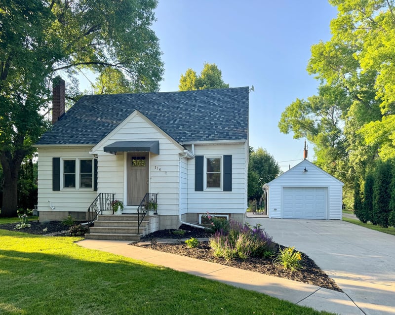 314 Colfax Ave NW, Renville, MN 56284