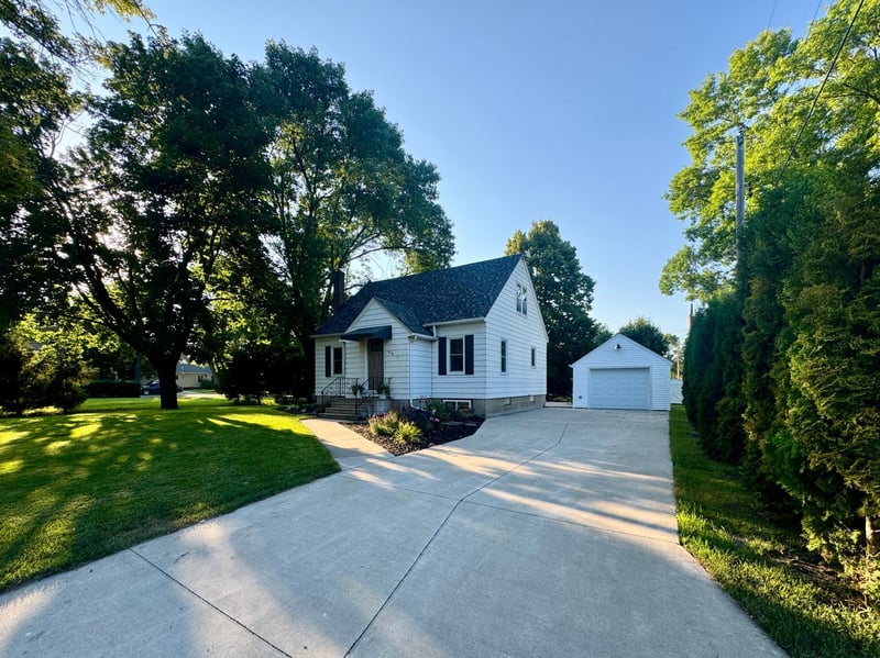 314 Colfax Ave NW, Renville, MN 56284