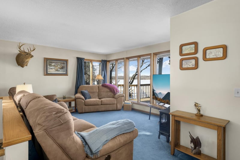 6240 Red Oak Rd, Mound, MN 55364
