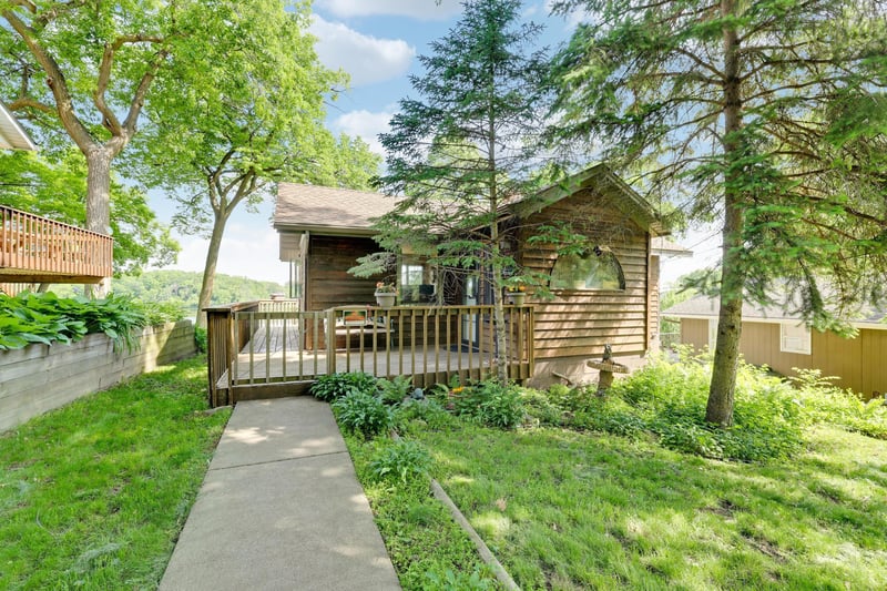 6240 Red Oak Rd, Mound, MN 55364