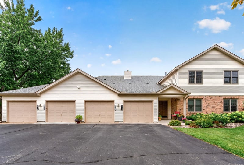 4248 Oakmede Ln #97A, White Bear Lake, MN 55110