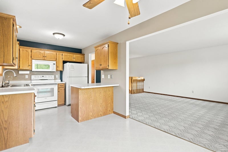 747 Louisiana St NW, Hutchinson, MN 55350