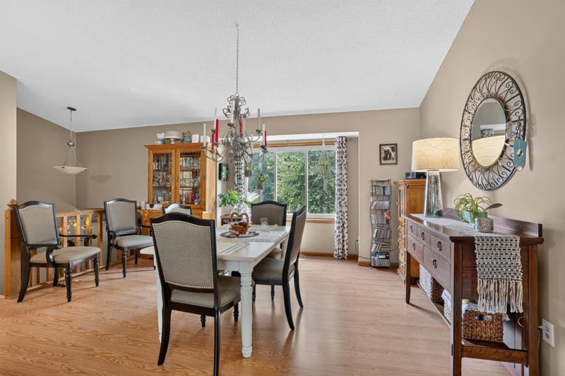 13116 Court Pl, Burnsville, MN 55337