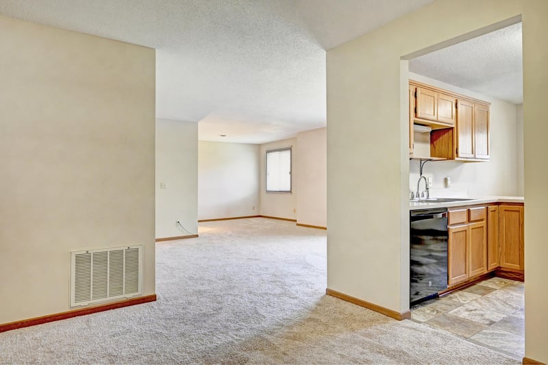 6240 Magda Dr #D, Maple Grove, MN 55369