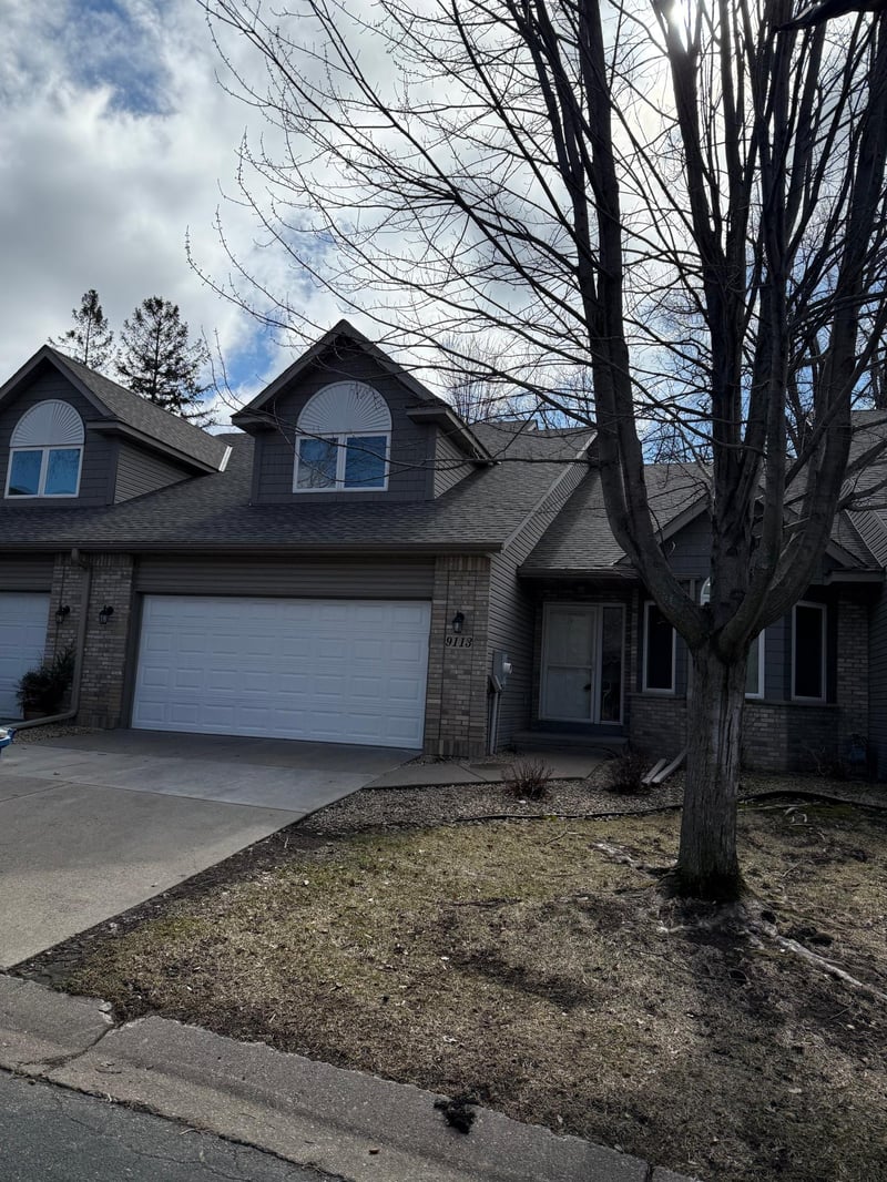 9113 Medley Cir, Golden Valley, MN 55427