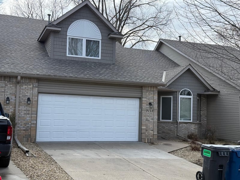 9113 Medley Cir, Golden Valley, MN 55427