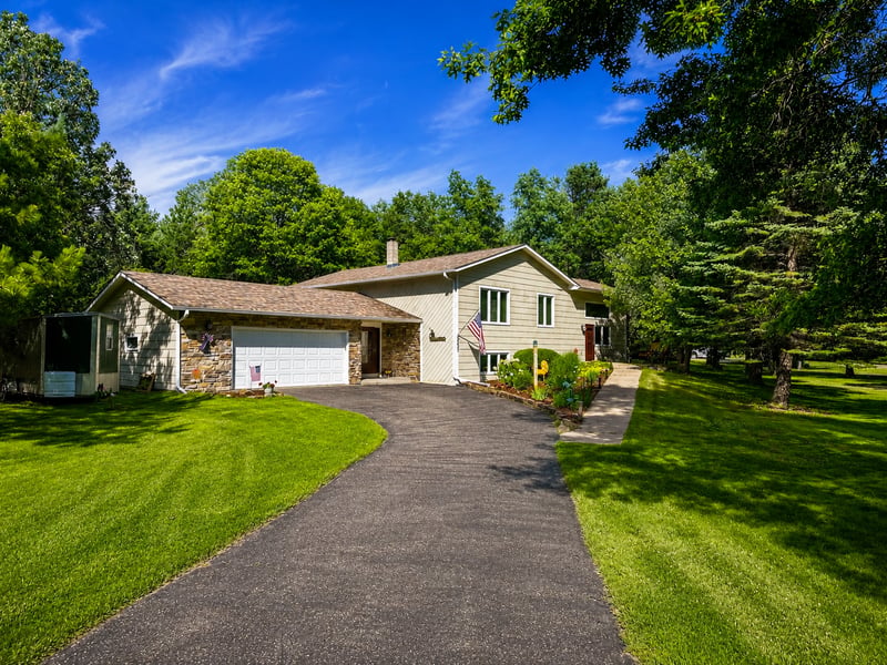 8331 Red Pine Cir, Baxter, MN 56425