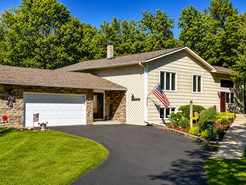 8331 Red Pine Cir, Baxter, MN 56425