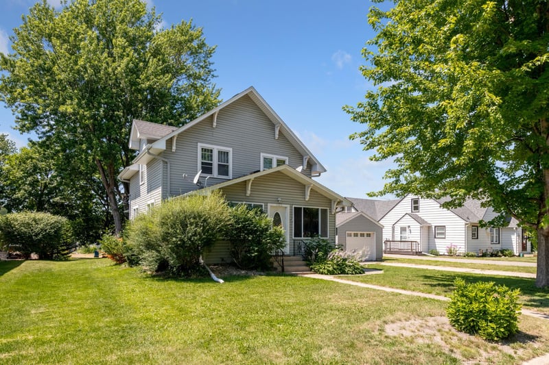 340 S Olive St, Waconia, MN 55387