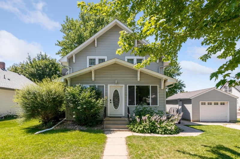 340 S Olive St, Waconia, MN 55387